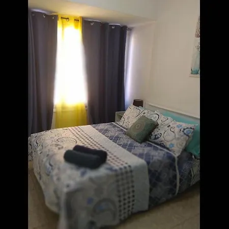 Appartement Deluxe 3 Bedroom Apartment, Balcony, 15 Minutes Walk To And Sys2 Alicante