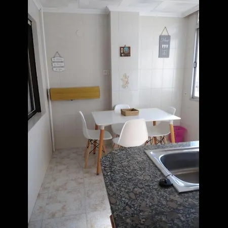 Deluxe 3 Bedroom Apartment, Balcony, 15 Minutes Walk To And Sys2 * אליקאנטה