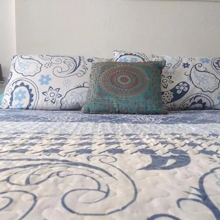 Deluxe 3 Bedroom Apartment, Balcony, 15 Minutes Walk To And Sys2 דירה אליקאנטה